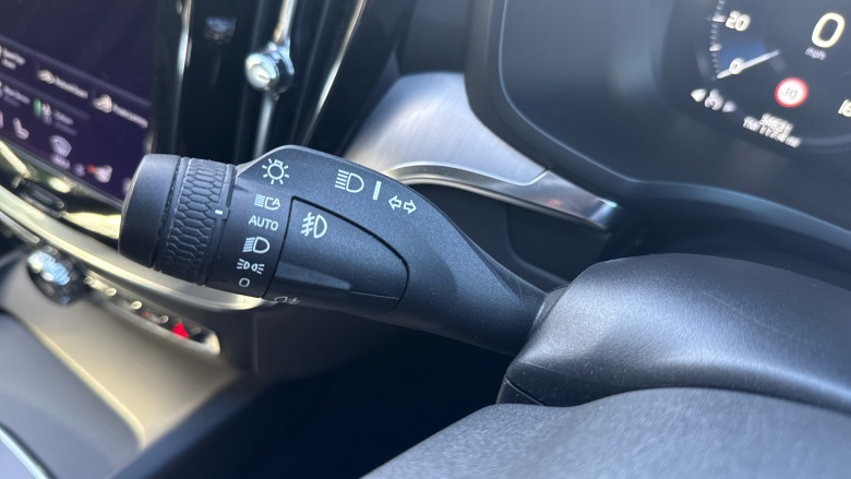 Volvo V60 2.0 B3P Momentum 5dr Auto [7 speed] Petrol Estate